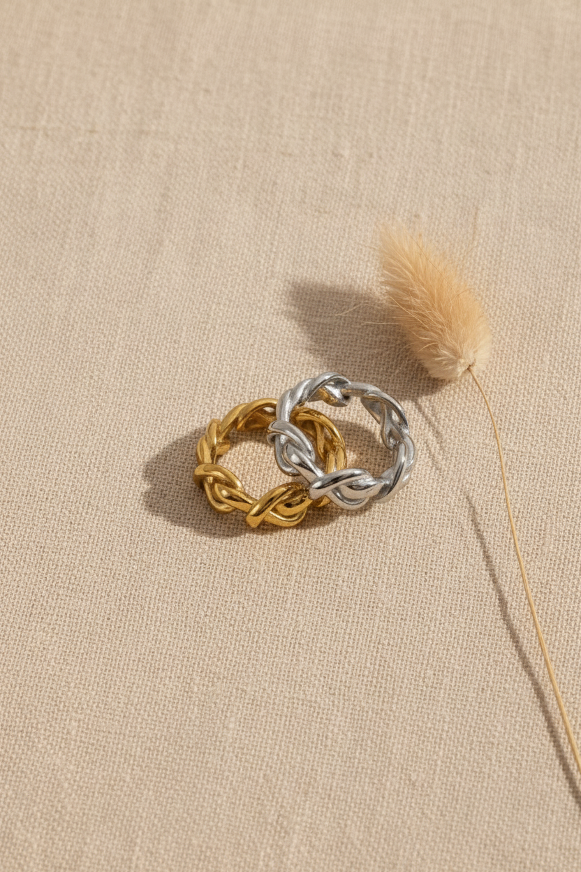 Chain Link Twist Ring - Linen natural flatlay